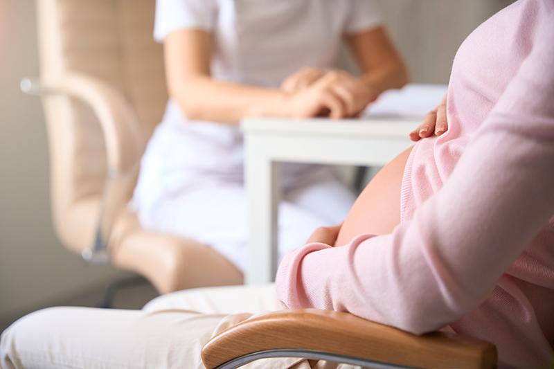An antenatal consultant with a female obstetrician